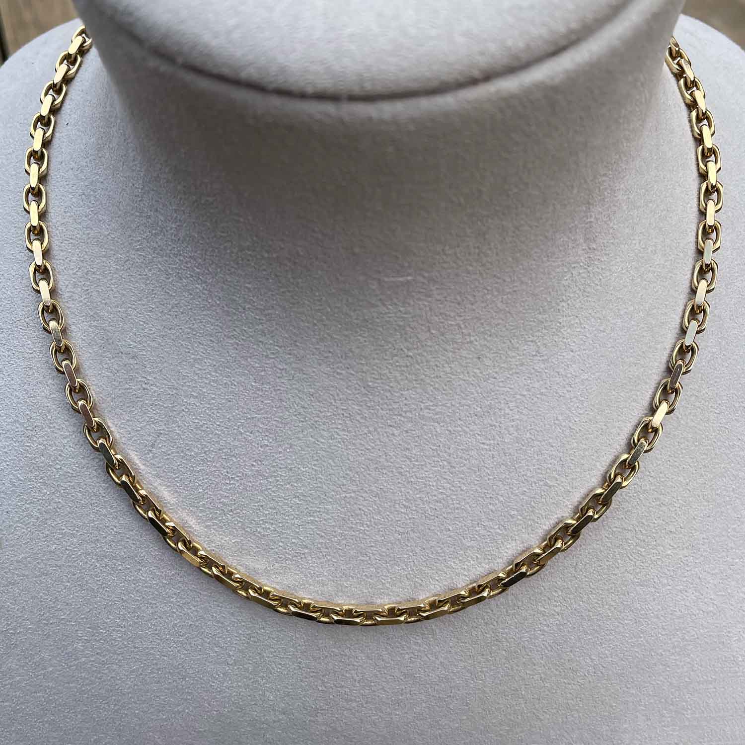 DETAIL194748